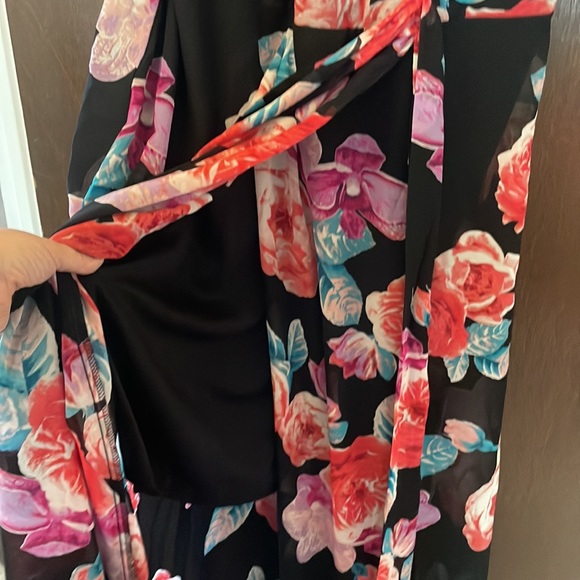 Floral Maxi Dress- worn once!! - Picture 5 of 5